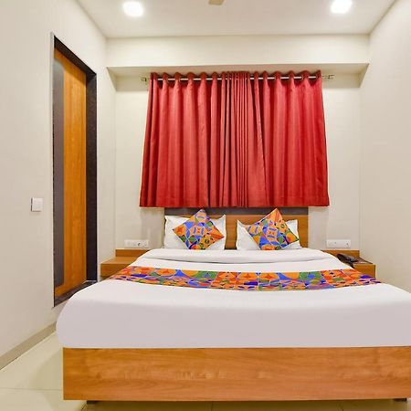 Fabhotel Happinex Súrat Exteriér fotografie