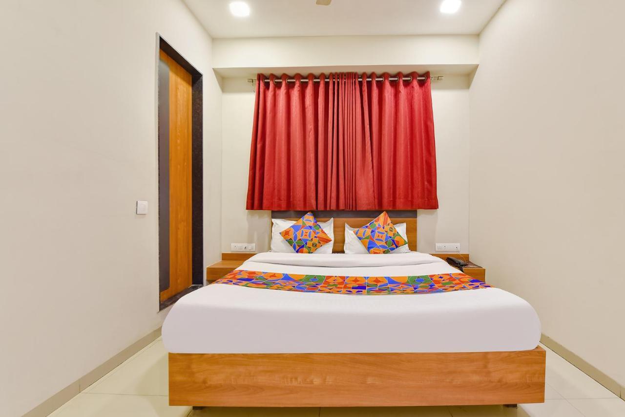 Fabhotel Happinex Súrat Exteriér fotografie